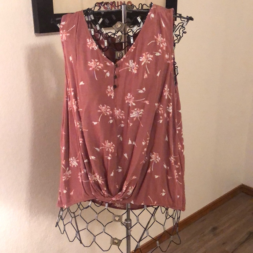 Hi/lo sleeveless top